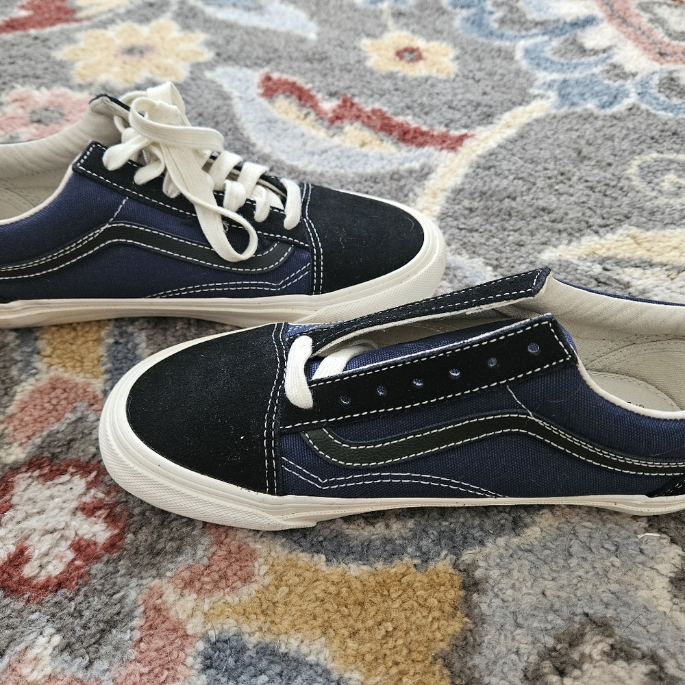 Vans - Picture 2 of 5